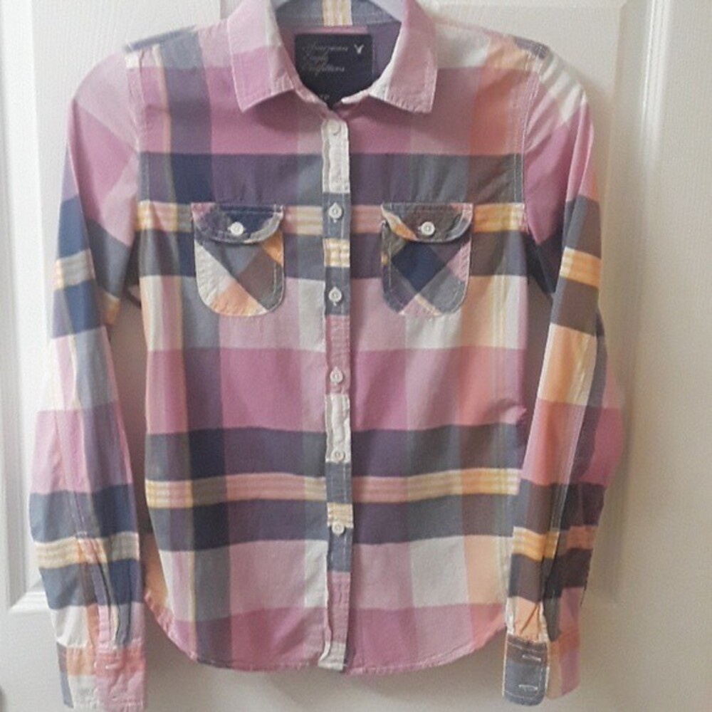 American Eagle XS Plaid button down 100% c…